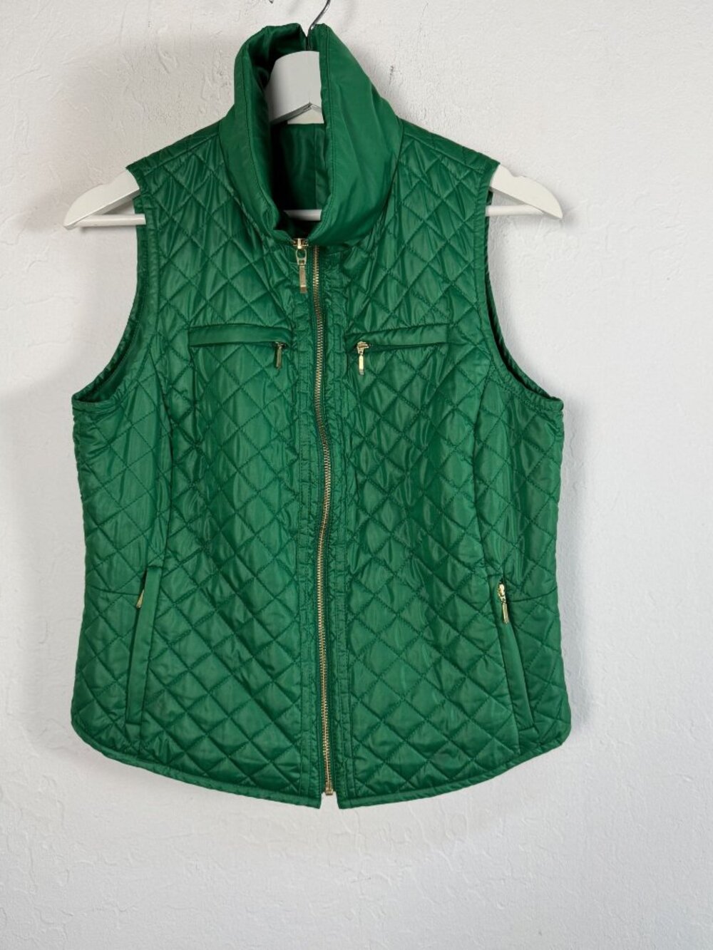 Chico's Zenergy Womens Size 0 Green Quilted Puffer Full Zip Mock Neck Vest Lined